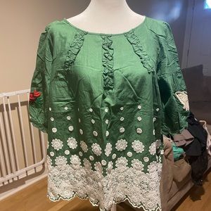 Green/White embroidered top